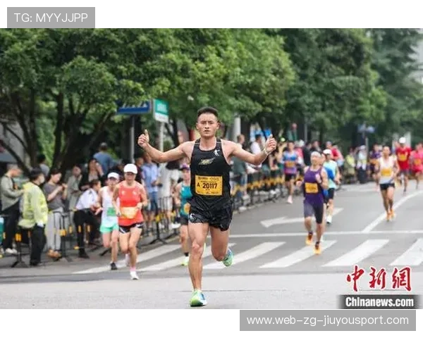 伦敦马拉松赛今日鸣枪，选手们奋力冲刺，伦敦马拉松比赛